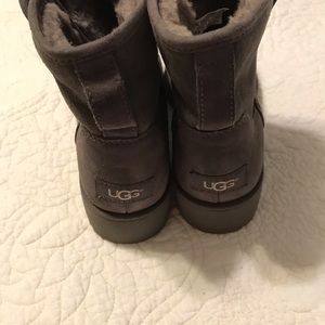 Ugg Mini Boot in Gray